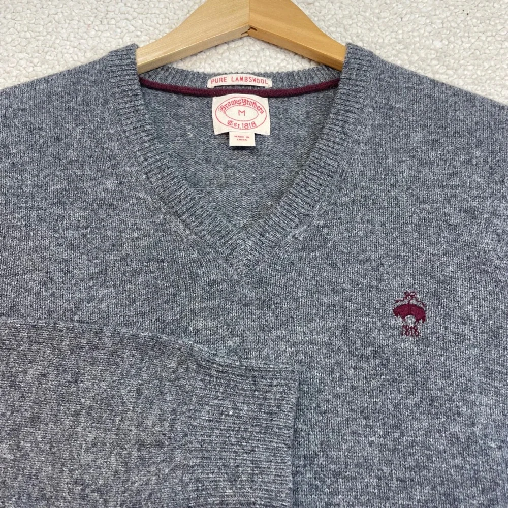Brooks Brothers Sweater Mens M Grey Lambswool V-Neck Logo Pullover 72607026